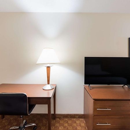 Hebron Best Western Lakewood Inn מראה חיצוני תמונה