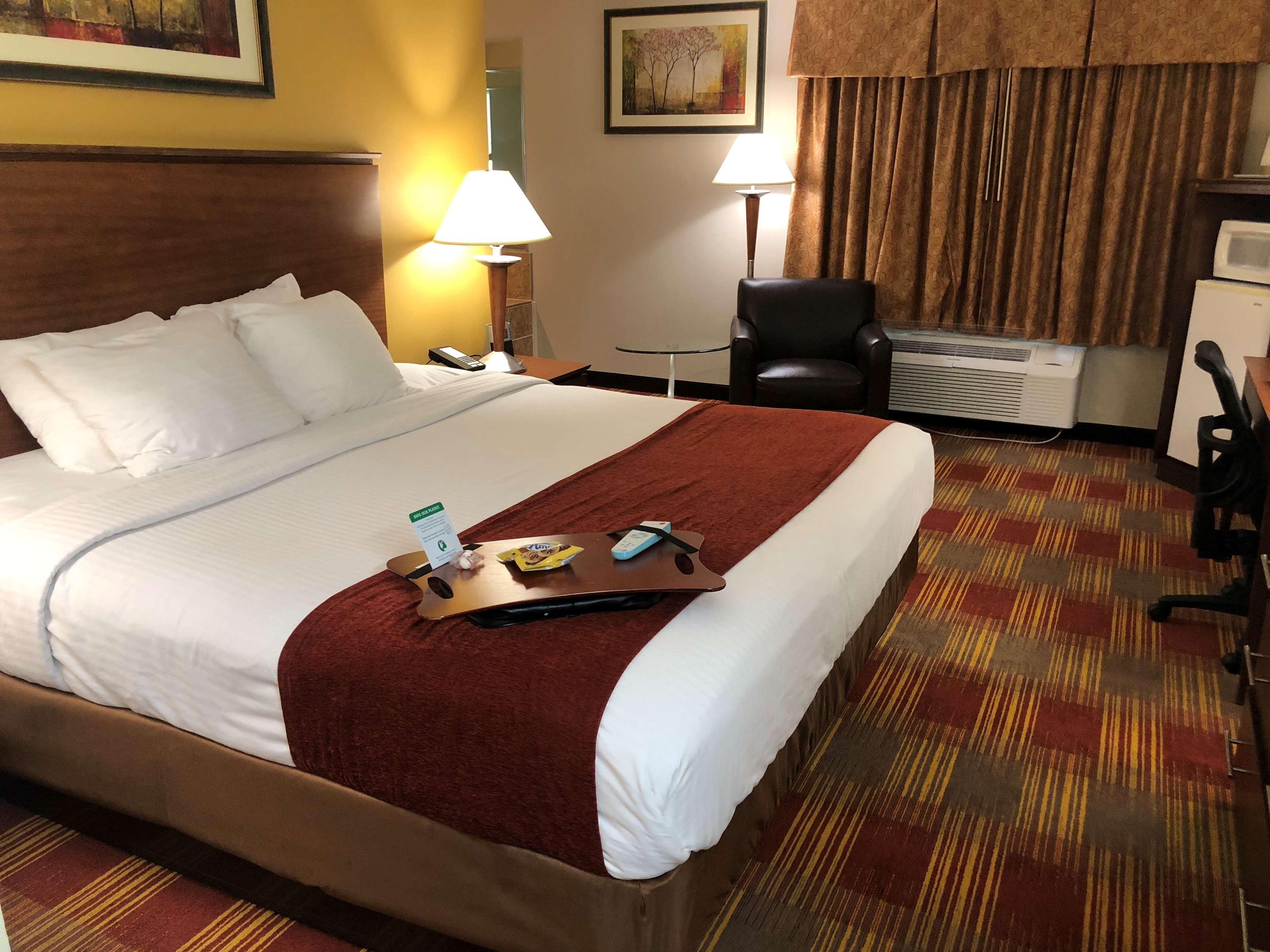 Hebron Best Western Lakewood Inn מראה חיצוני תמונה