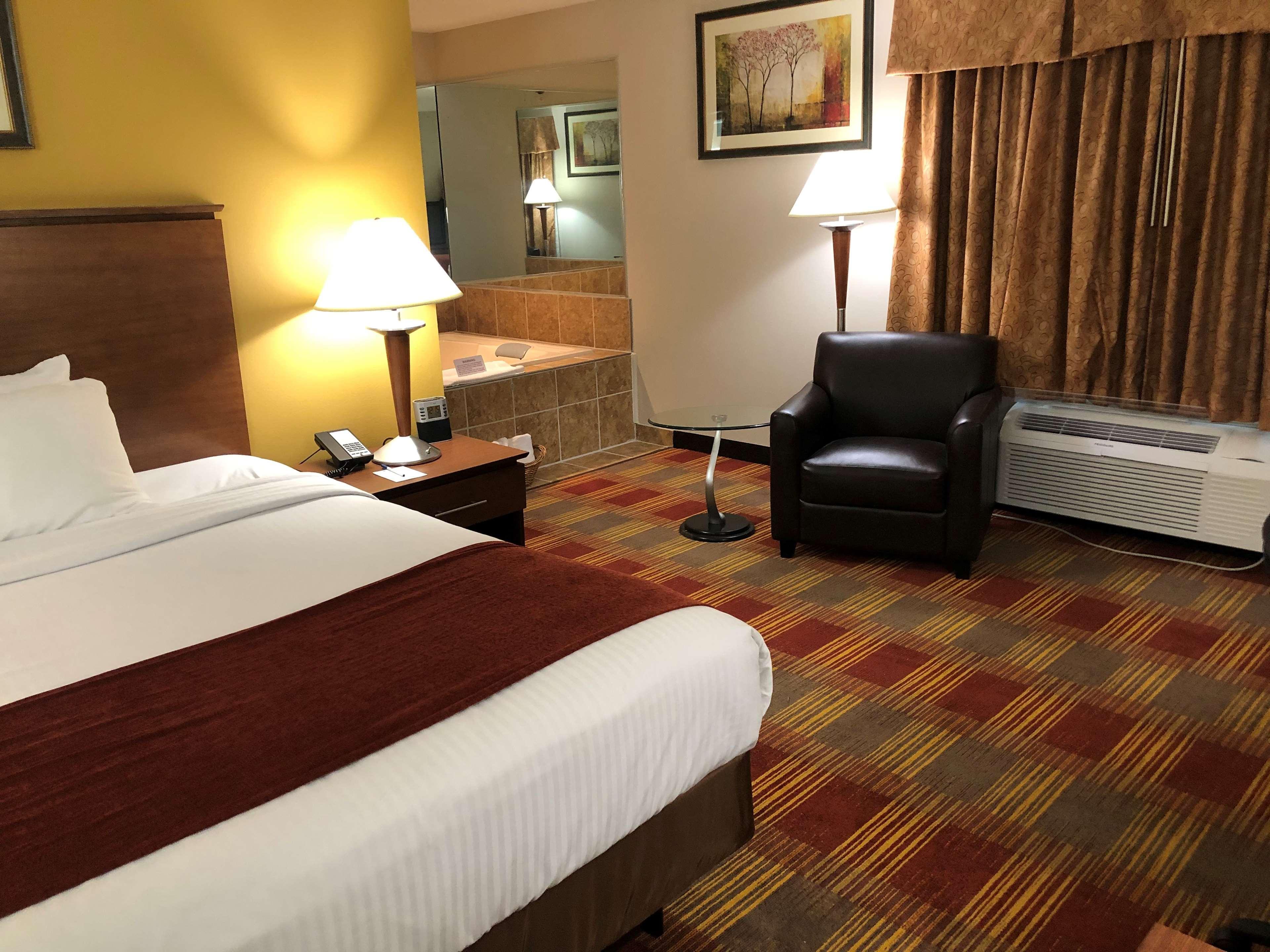 Hebron Best Western Lakewood Inn מראה חיצוני תמונה