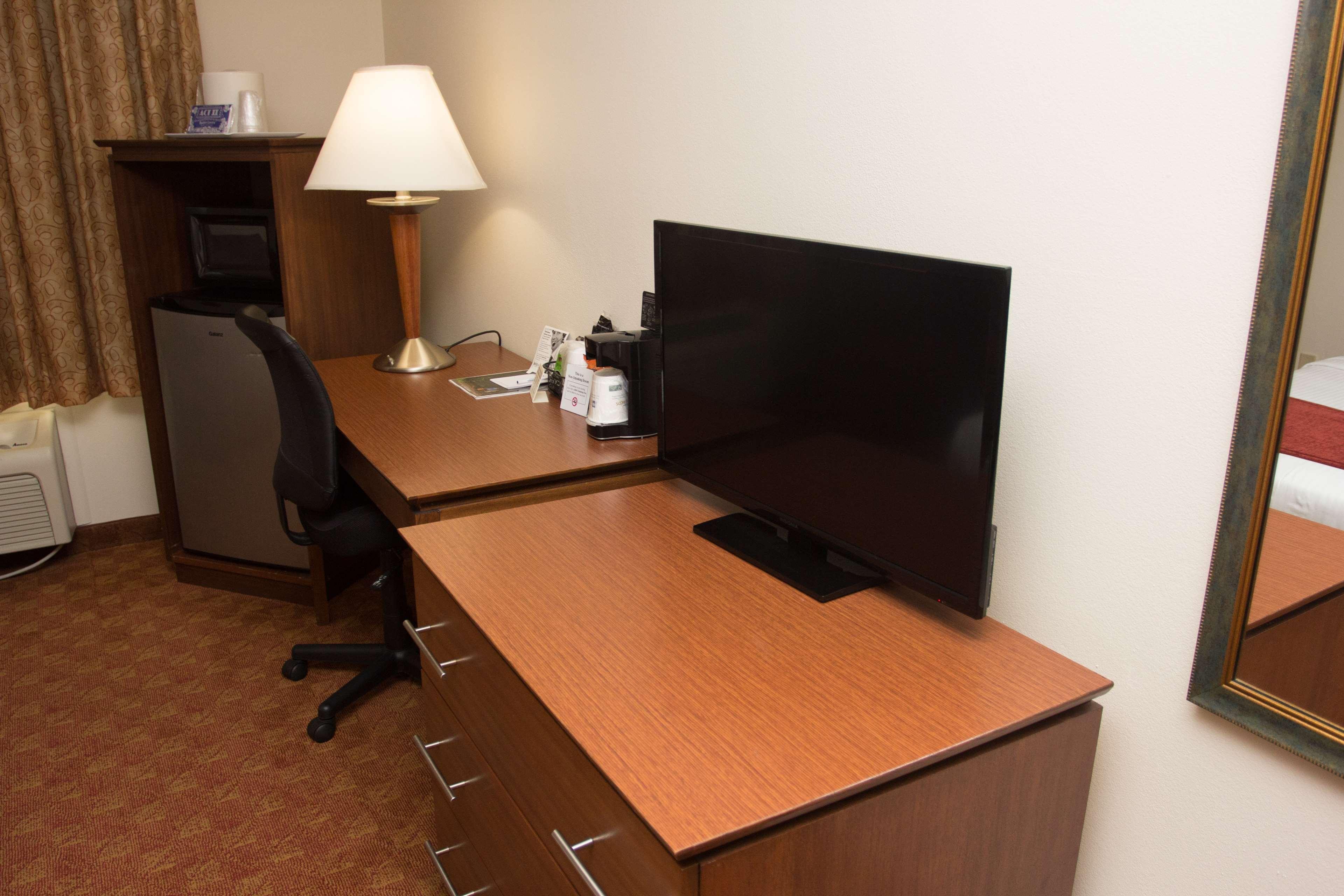 Hebron Best Western Lakewood Inn מראה חיצוני תמונה