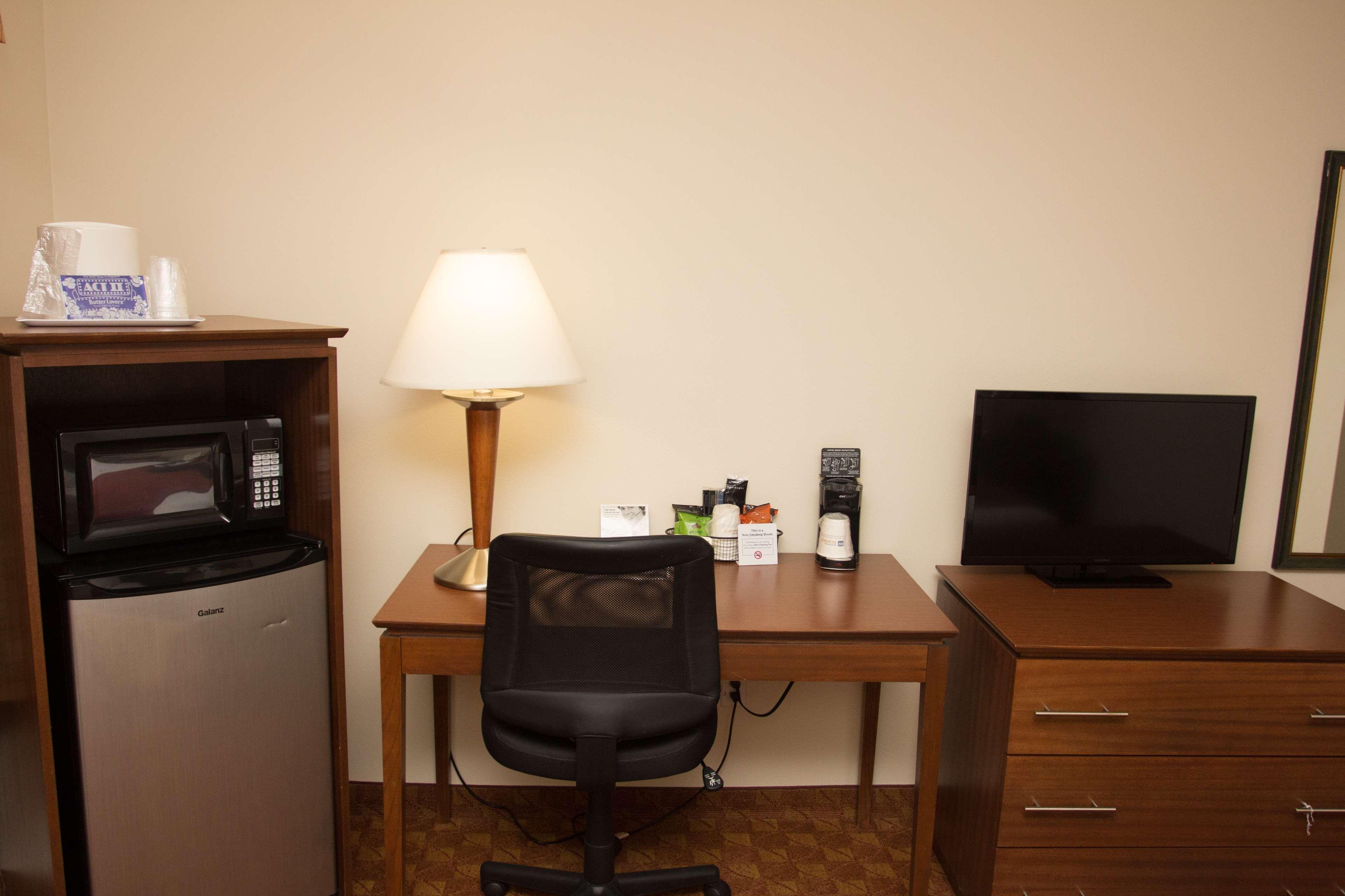 Hebron Best Western Lakewood Inn מראה חיצוני תמונה