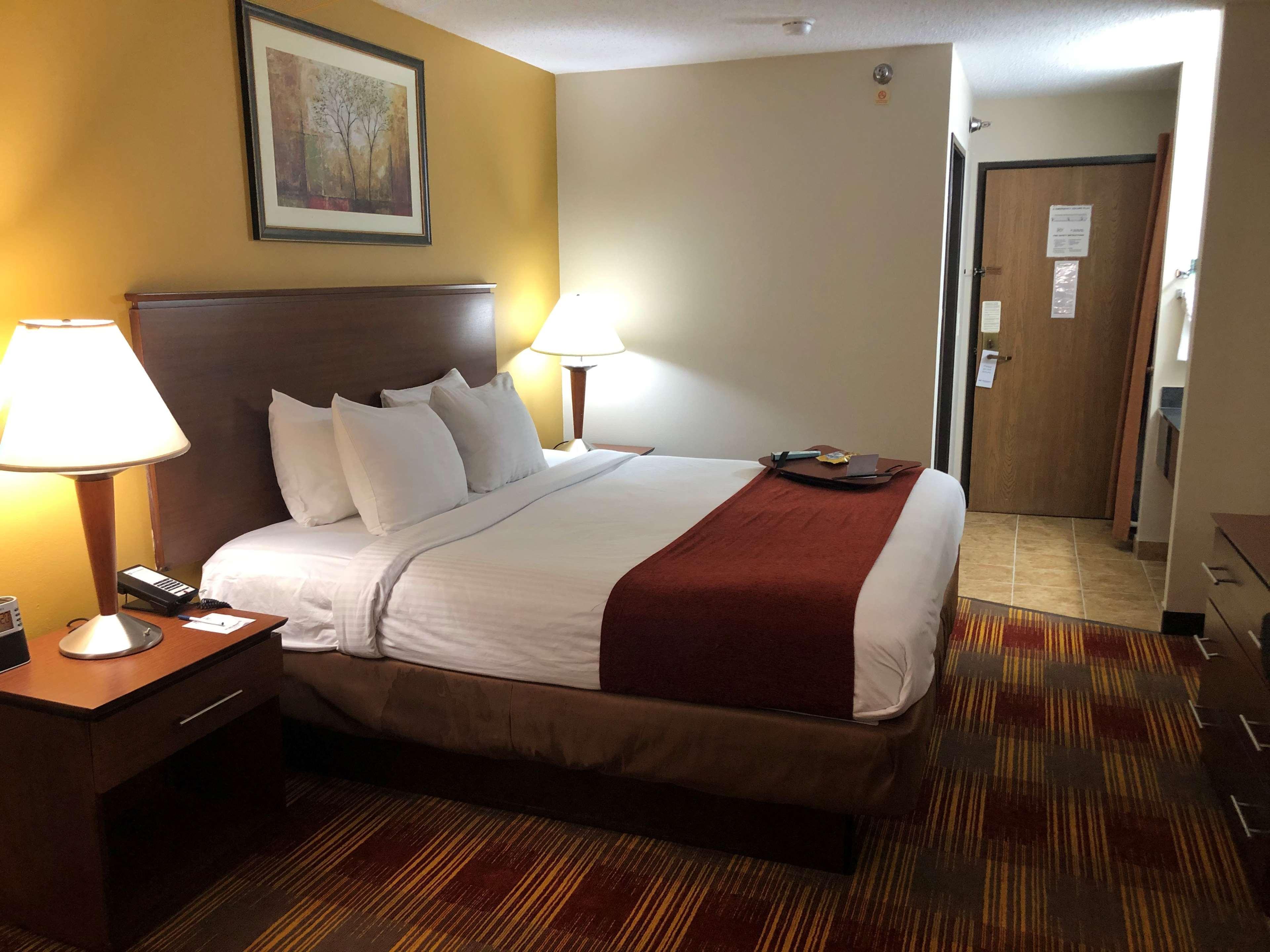 Hebron Best Western Lakewood Inn מראה חיצוני תמונה