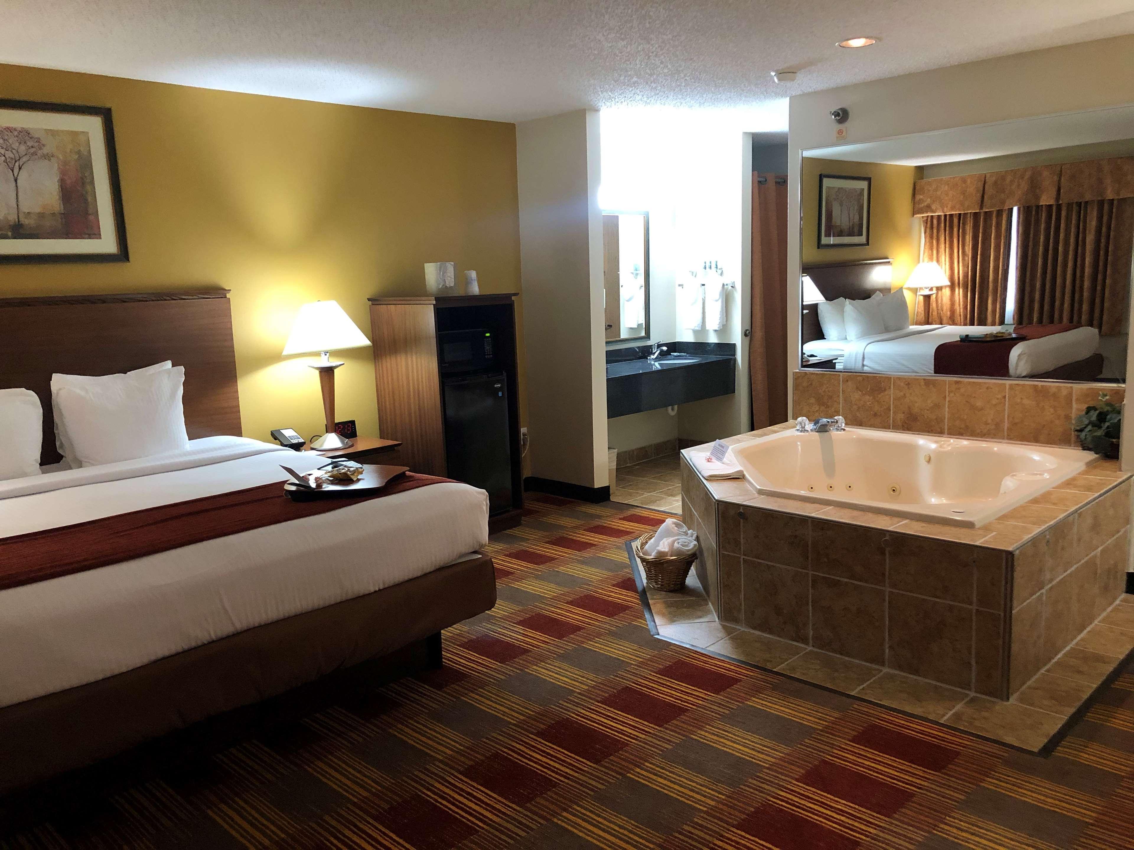 Hebron Best Western Lakewood Inn מראה חיצוני תמונה
