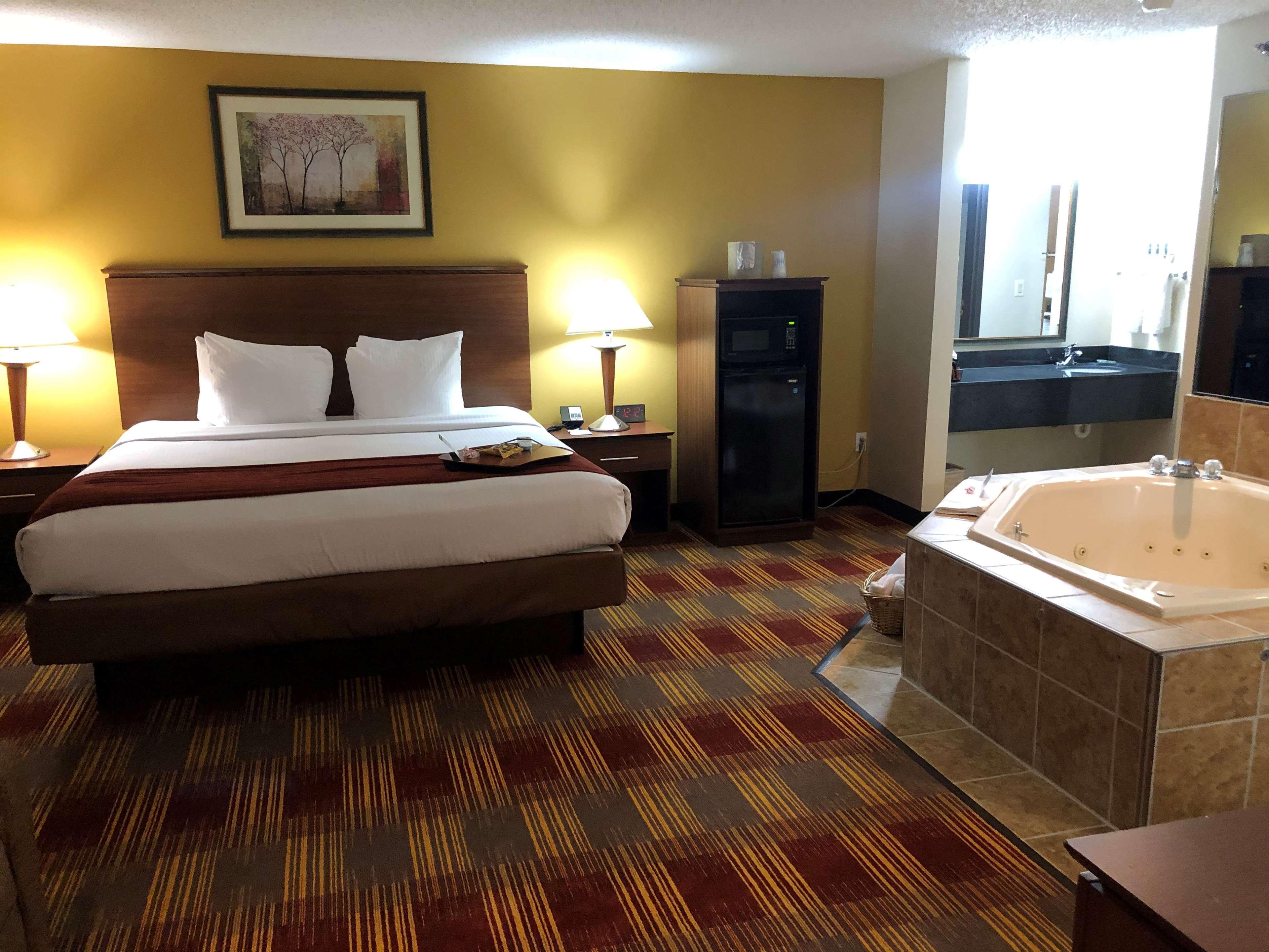 Hebron Best Western Lakewood Inn מראה חיצוני תמונה