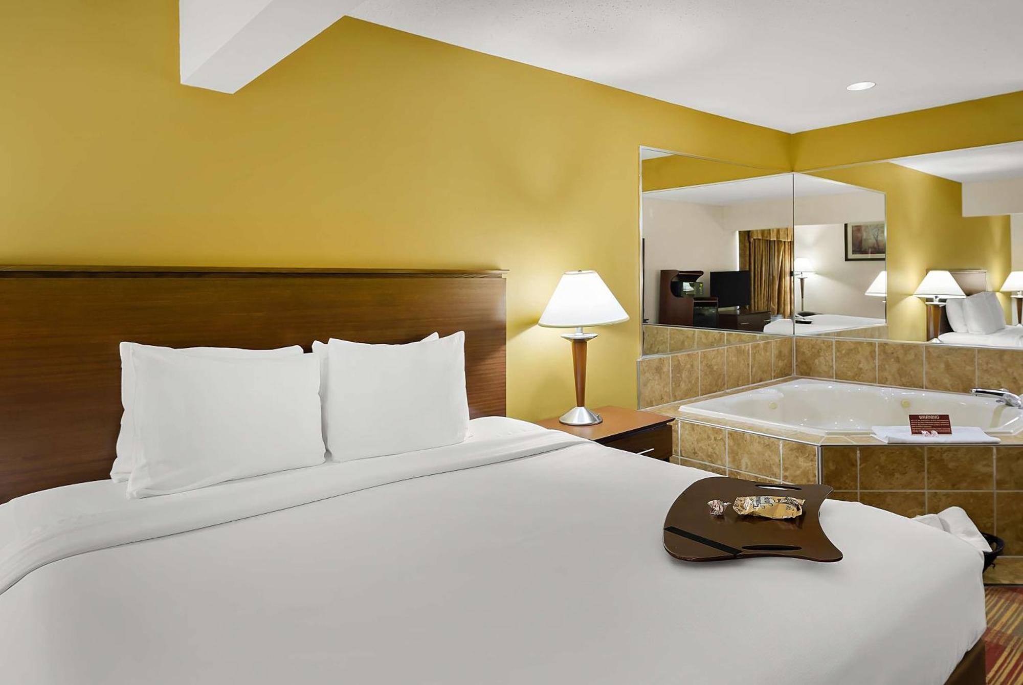Hebron Best Western Lakewood Inn מראה חיצוני תמונה