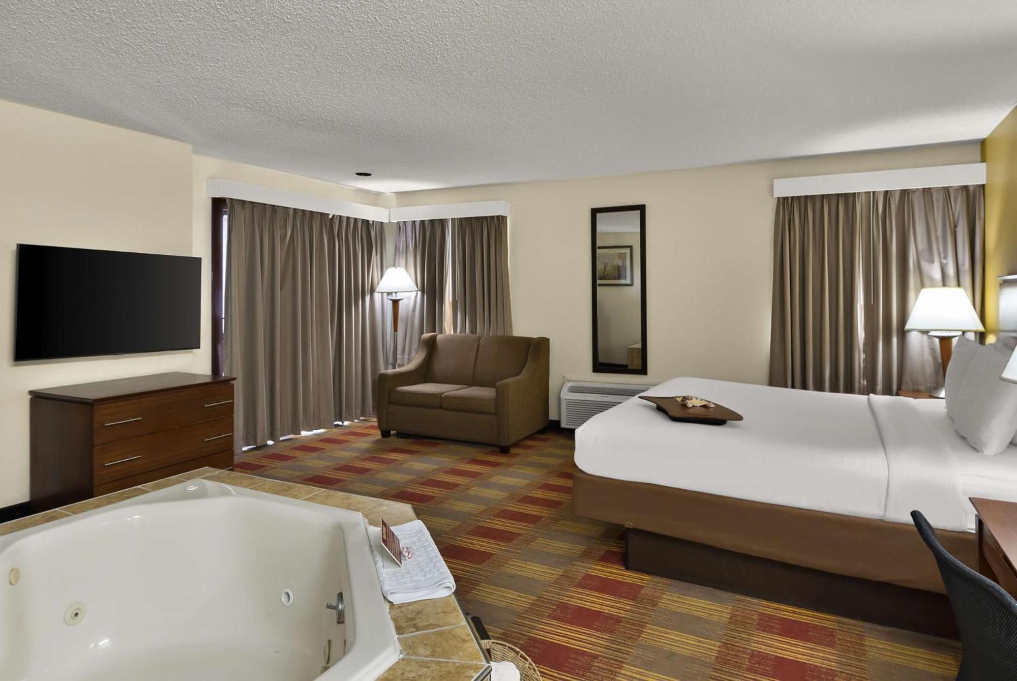 Hebron Best Western Lakewood Inn מראה חיצוני תמונה