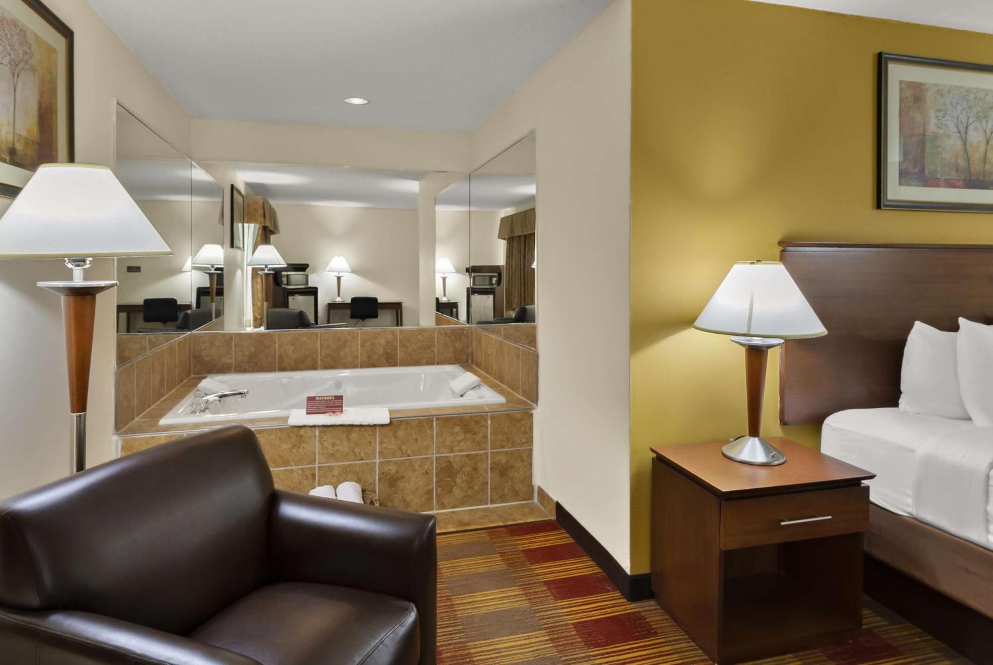 Hebron Best Western Lakewood Inn מראה חיצוני תמונה