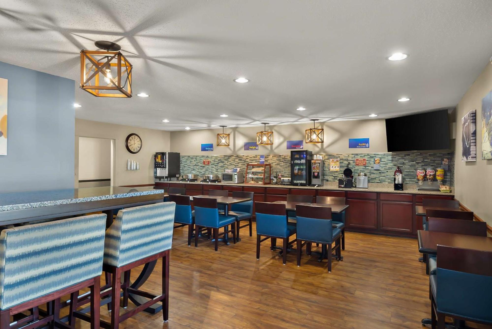 Hebron Best Western Lakewood Inn מראה חיצוני תמונה