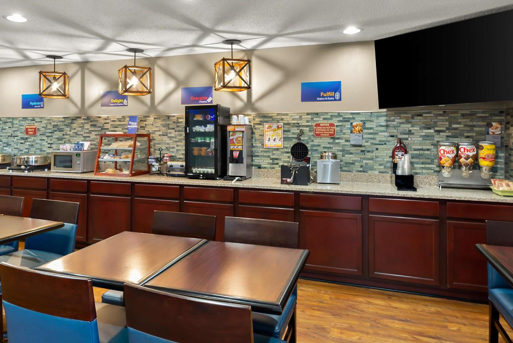 Hebron Best Western Lakewood Inn מראה חיצוני תמונה