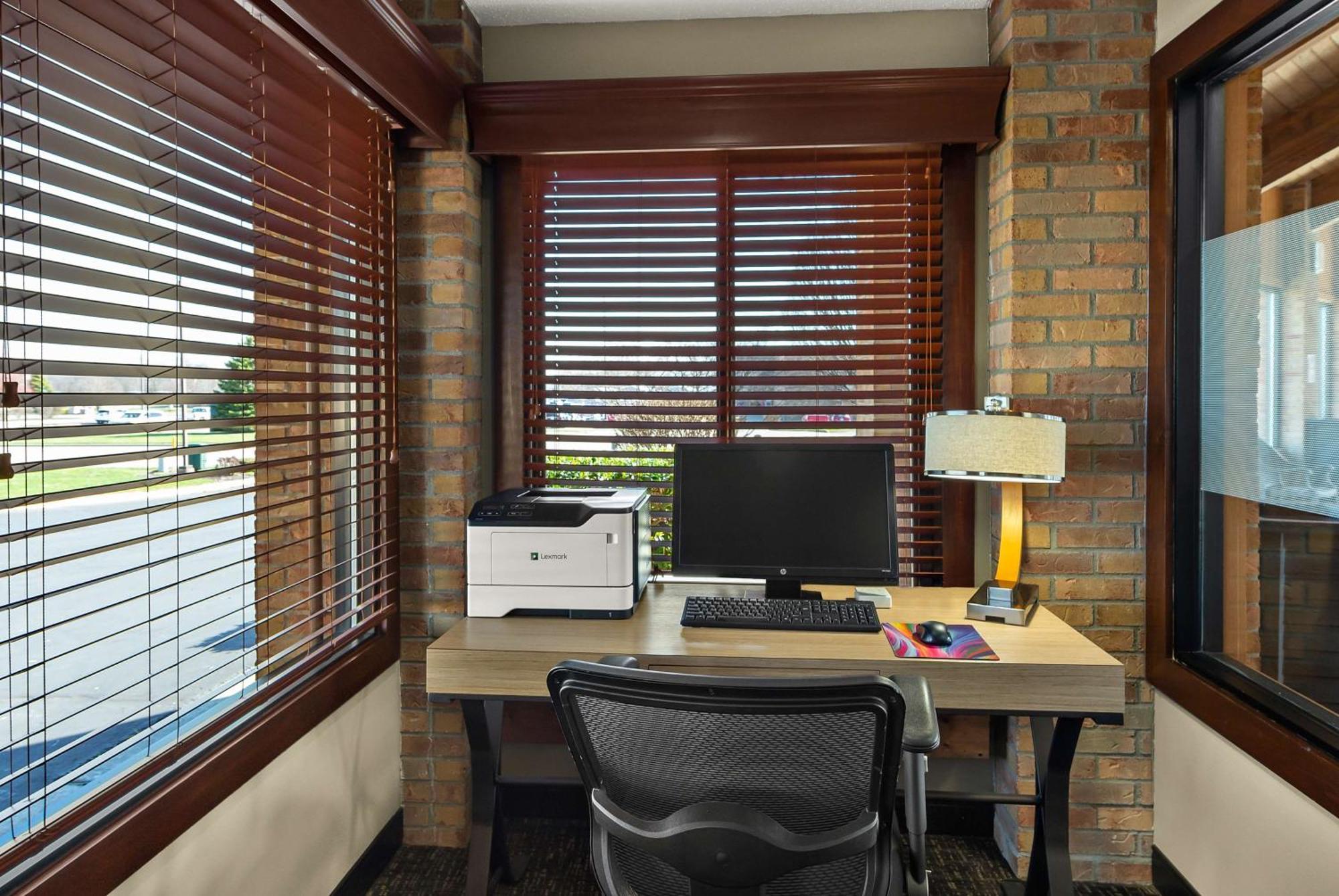 Hebron Best Western Lakewood Inn מראה חיצוני תמונה